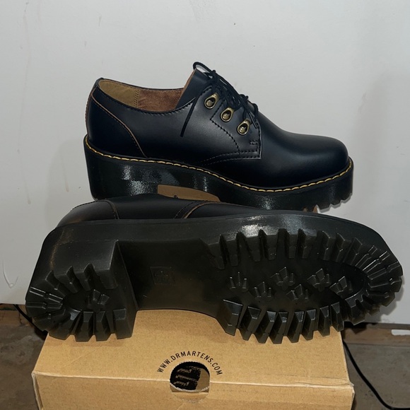 Dr. Martens Leona Lug Sole Platform Derby Shoes NEW Women's Size 10 - Picture 5 of 7